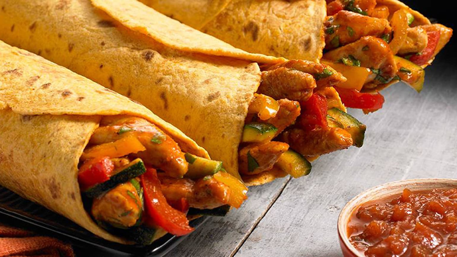 spicy chicken and courgette fajitas